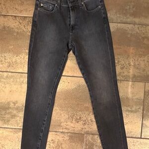 Women’s 7 For All Mankind Dark Gray Skinny Jeans. Size 27.